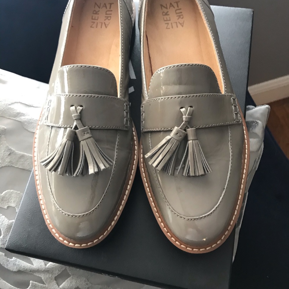 Naturalized size 10 in box